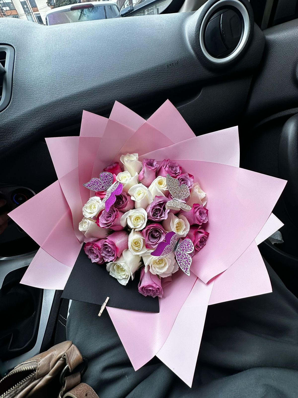 Ramo 24 Rosas - Arreglo Floral Rosado